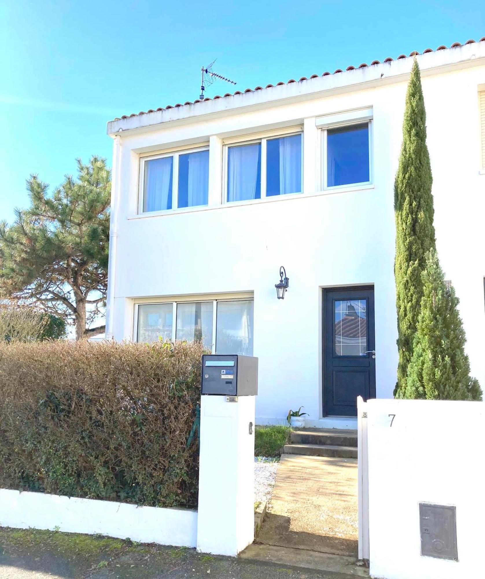 Maison Centre Ville Avec Jardin , Terrasse, Et Garage Velos La Rochelle  Luaran gambar