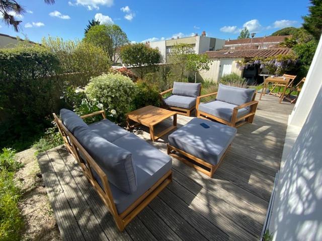 Maison Centre Ville Avec Jardin , Terrasse, Et Garage Velos La Rochelle  Luaran gambar